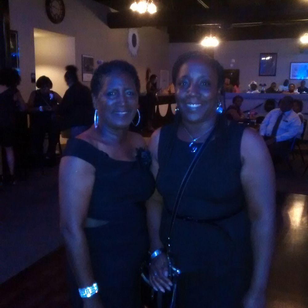 Meet your Posher, Angela